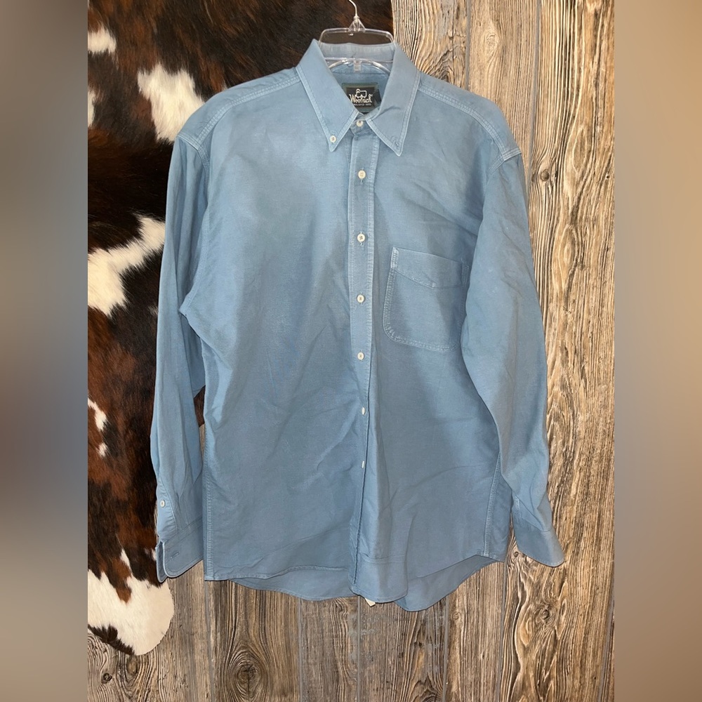 Woolrich vintage size M men’s 100% cotton light blue button down dress shirt